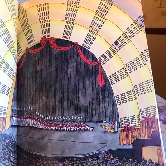 CHRISTMASTIME IN NEW YORK CITY - Picture 4 of 4